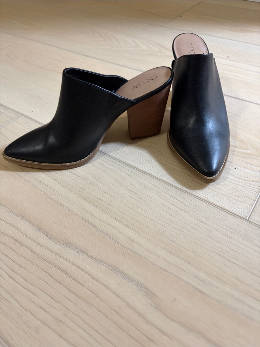 Abound Black Pointed-Toe Leather Mule Heels